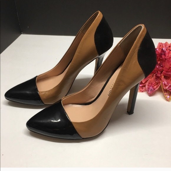 Tan and black heels , great for any occasion - Picture 3 of 6